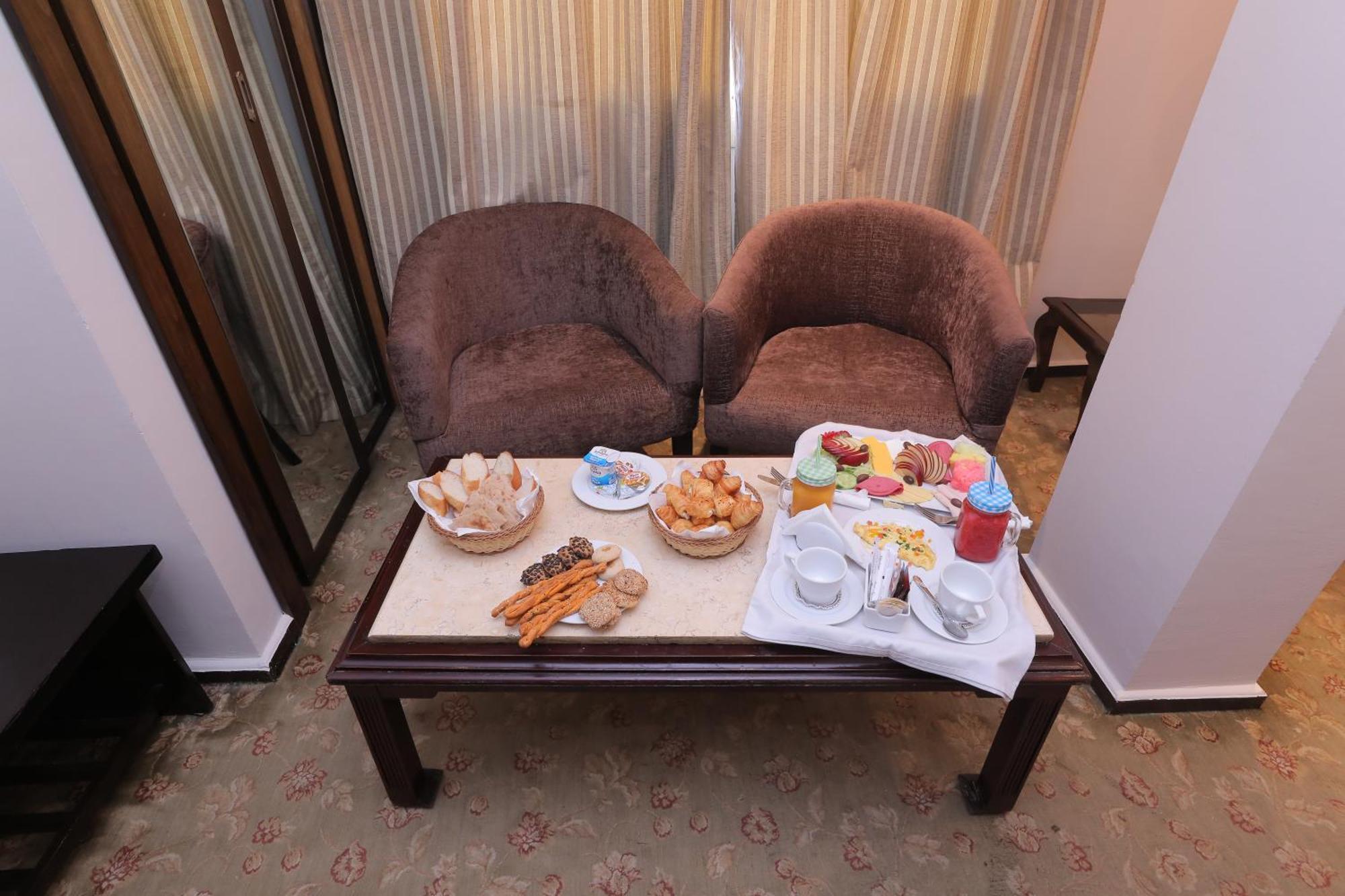 Aura Inn Hotel Cairo Giza Eksteriør billede